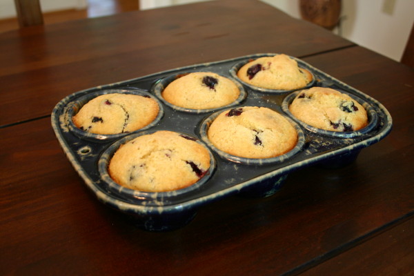Non-stick green glazed stoneware blueberry muffin pan
